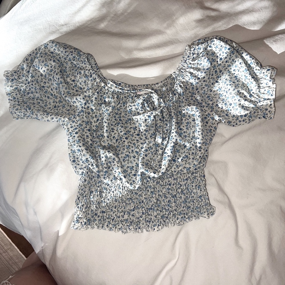 Blue floral top